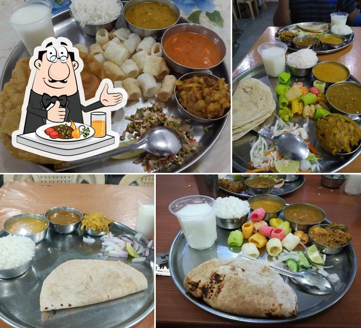 Meals at Shri Swaminarayan Dinning Hall