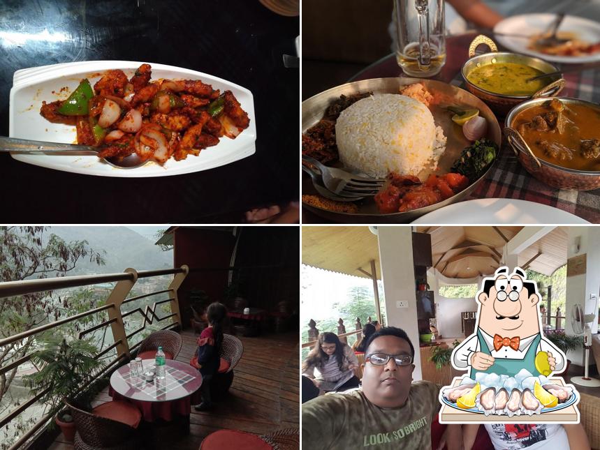 Try out seafood at Oasis Cafe