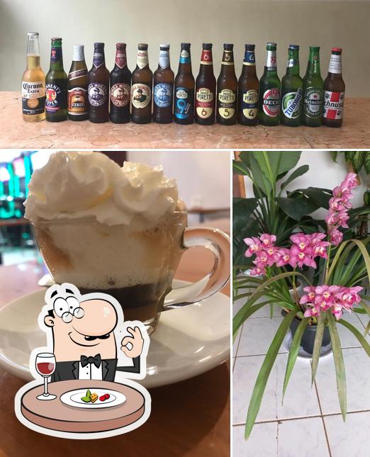 Questa è la immagine che raffigura la cibo e birra di El Mari Rosso