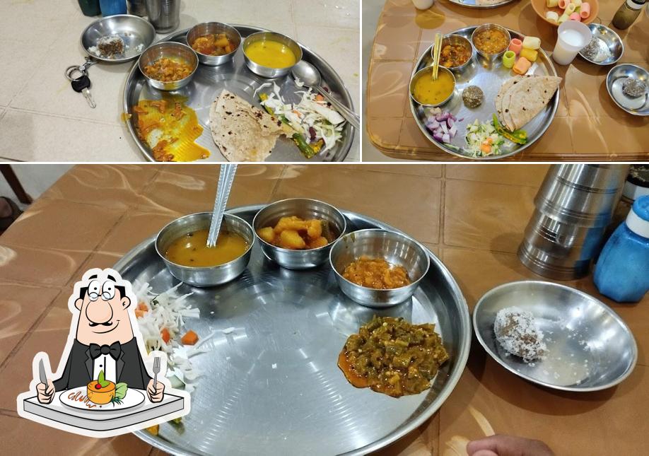 Food at AAVKAR AC DINNING HALL