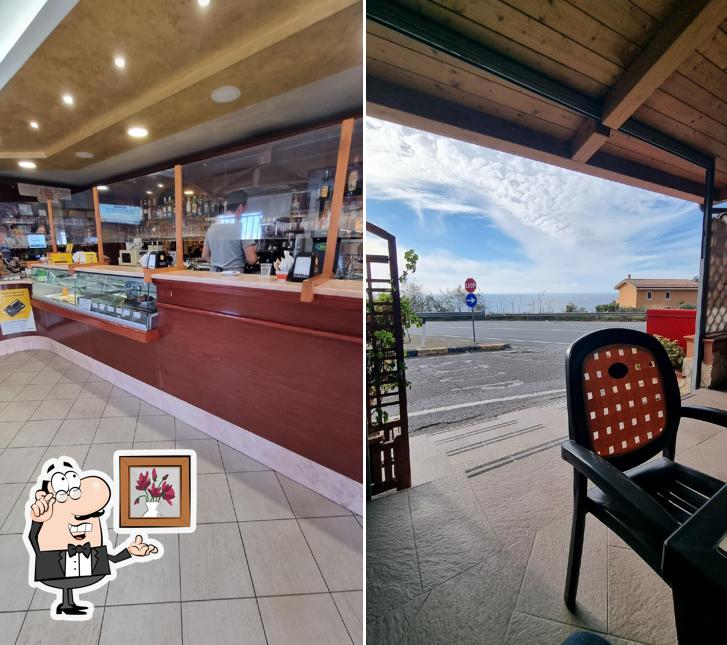 Dai un'occhiata agli interni di Bar ChianelloTabaccheriaRicevitoria