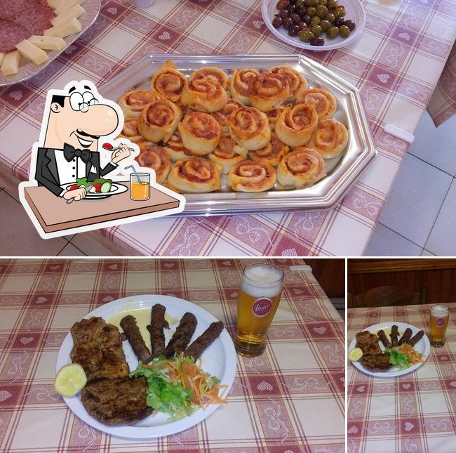 Dai un’occhiata alla foto che presenta la cibo e birra di Cafè Perù