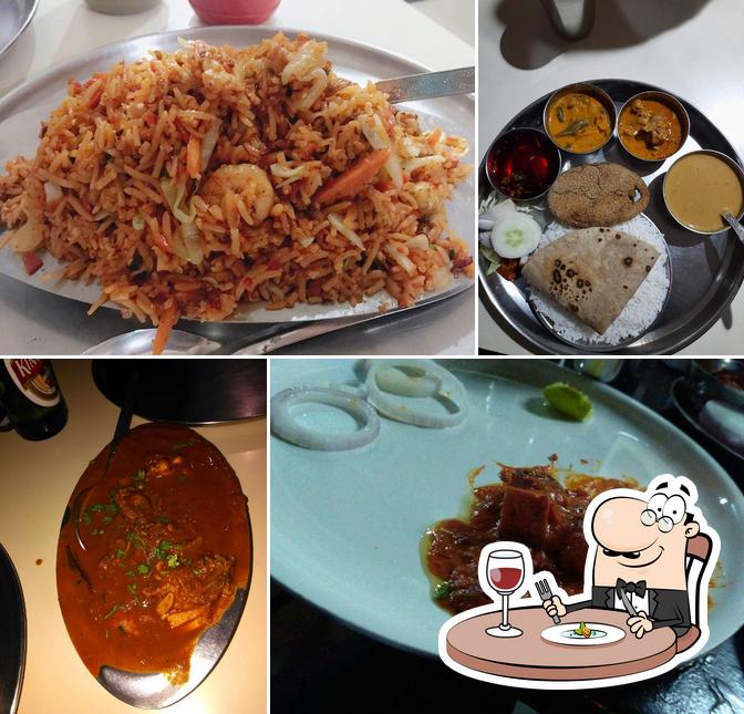 Food at HOBLE RAJ BAR & RESTAURANT