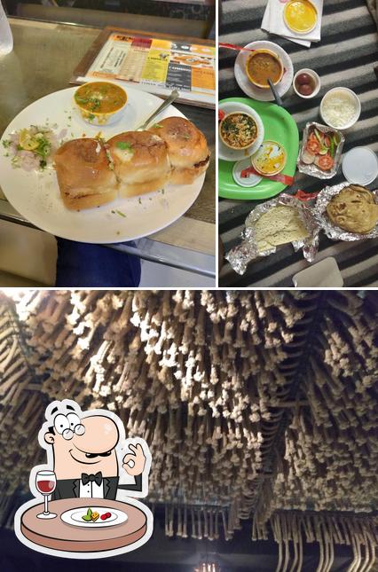 Food at Rush N Crush (Food on train at khandwa railway station)