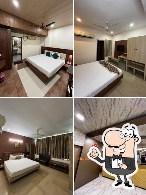 The interior of OYO Hotel Vaani Continental