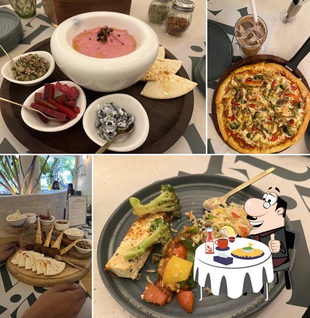 Cheese plate at Tiz - Cocktail, Coffee and Conversations