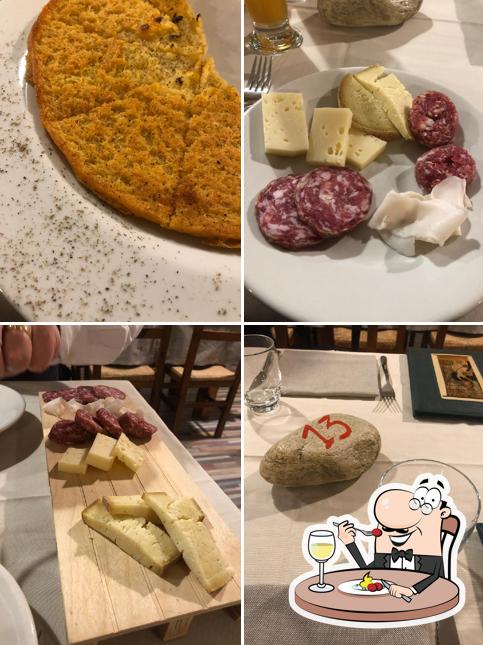 Platti al Pizzeria La Toumàtica