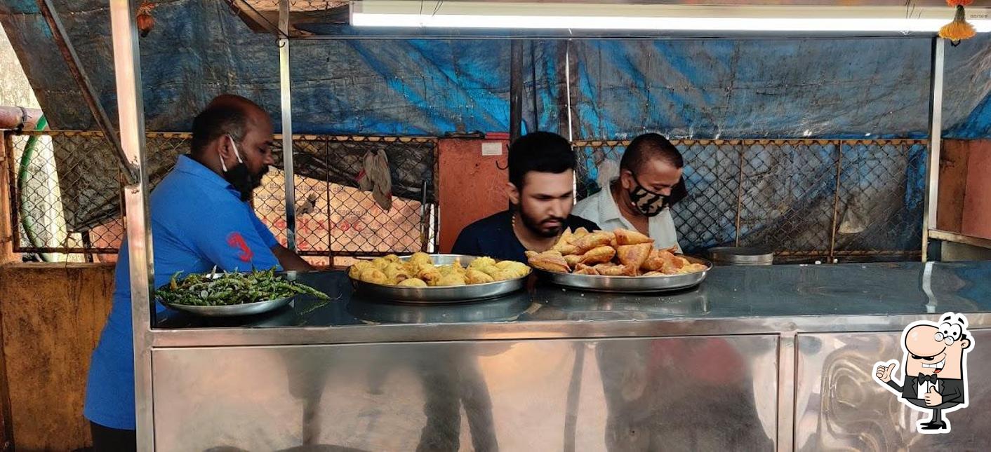 Here's a pic of Amruteshwar (Sanju) Vada-Pav Center