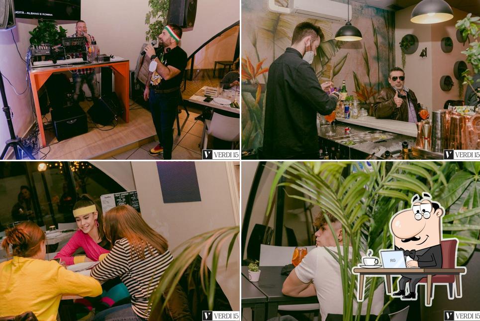 Siediti a un tavolo di Sempre più Grulli