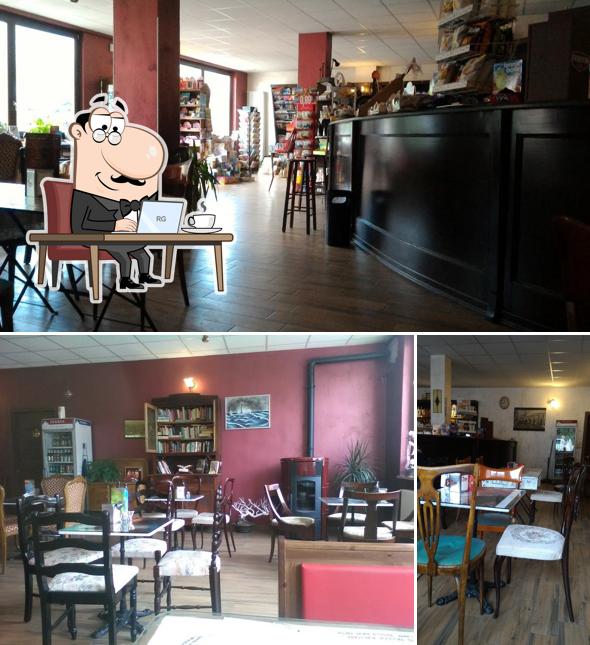 Gli interni di Sulla Strada Cafè