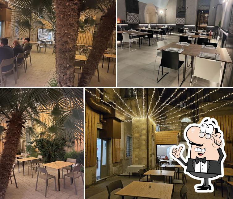 Siediti a un tavolo di capitolo barocco