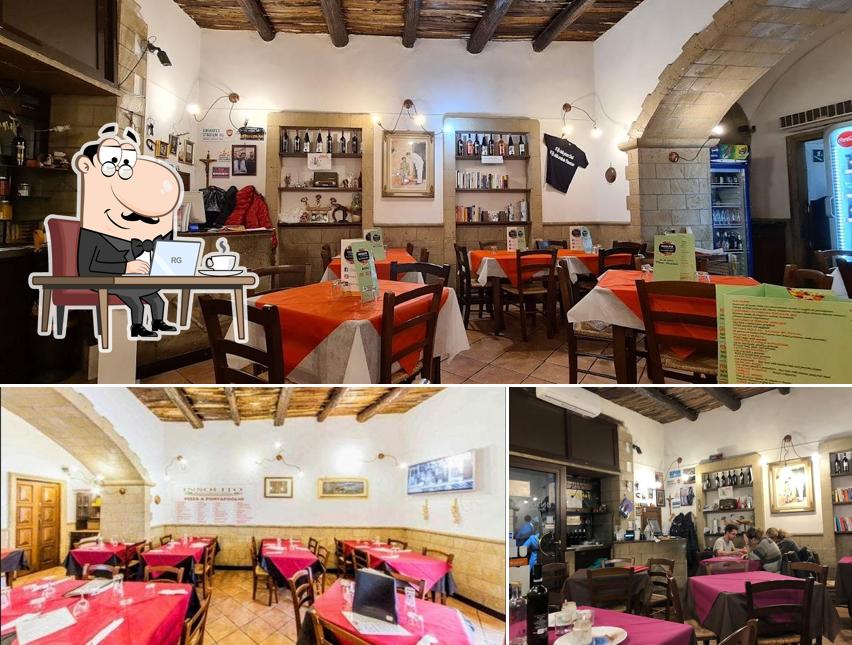 Dai un'occhiata agli interni di Insolito pizzeria e trattoria napoletana
