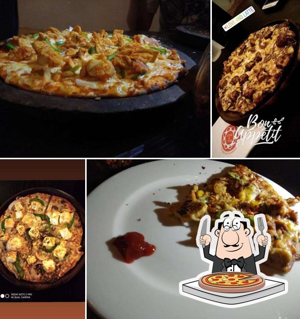 At Love & Latte R-City, you can enjoy pizza
