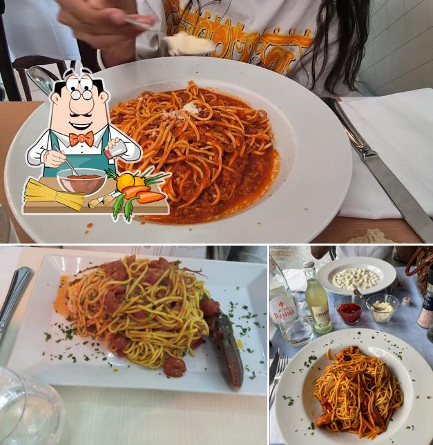 Spaghetti alla bolognese al Napul'è