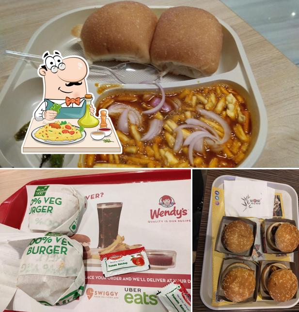 Meals at HUDA city center