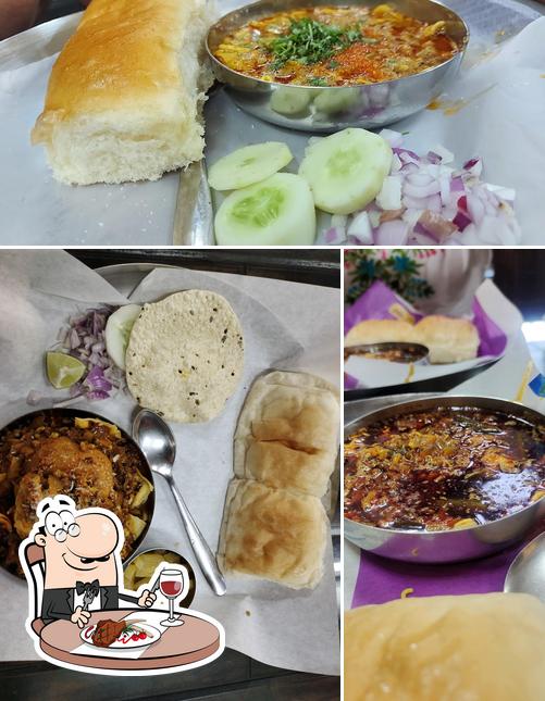 Pick meat meals at Raje Misal
