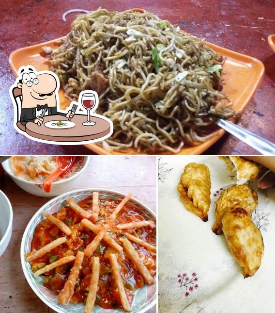 Food at FRIENDS & FRIES