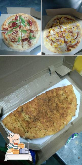 Garlic bread at Testy Pizza Planet