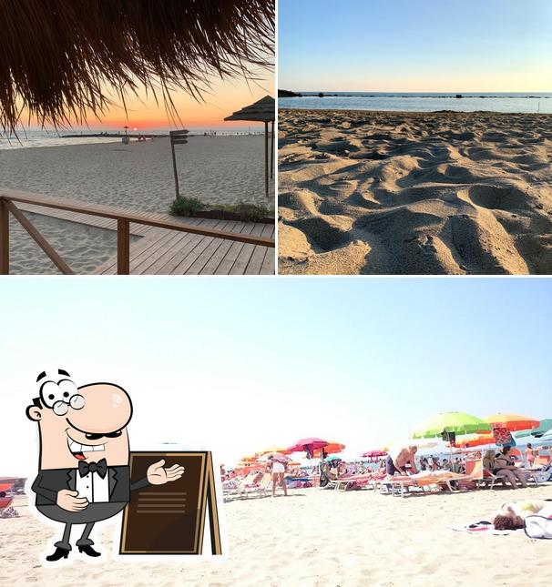 Gli esterni di Altamarea beach
