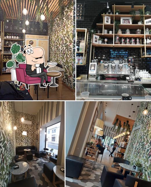 Siediti a un tavolo di Cavour 23...Caffe Vergnano