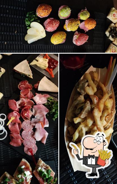 Prova a prendere un piatto di patatine a Bar Pasticceria Le Dolcezze Di Pirro Samuele