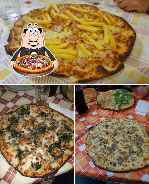 Ordina tra le svariate varianti di pizza