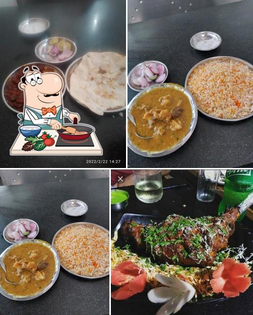 Chicken curry at Hotel Gareeb Navaz