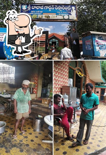 See this pic of Sri Balaji Restaurant (Subbareddy Daba)