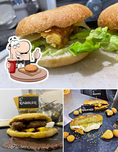Ordina un hamburger a I MORI by familyfood