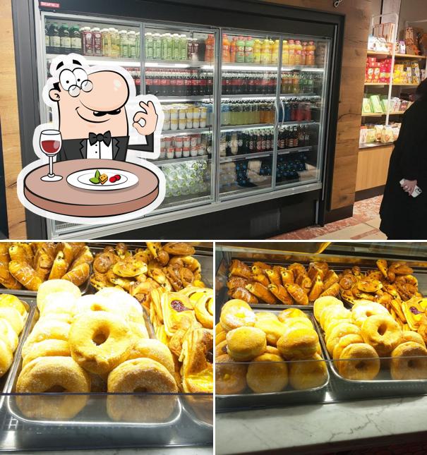 La foto di cibo e interni da Bar Ristorante Ospedale Gemelli