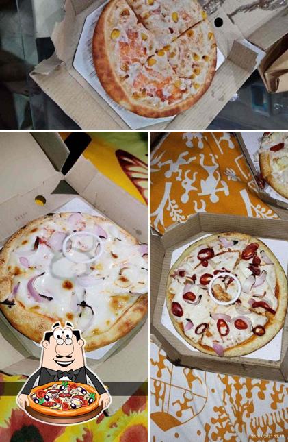 Try out pizza at Scoops