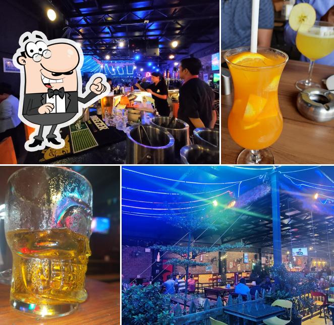 The interior of Sherlock's Lounge & Kitchen Nagarbhavi