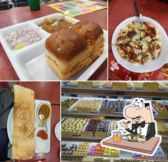 Food at New Banarsi Di Hatti