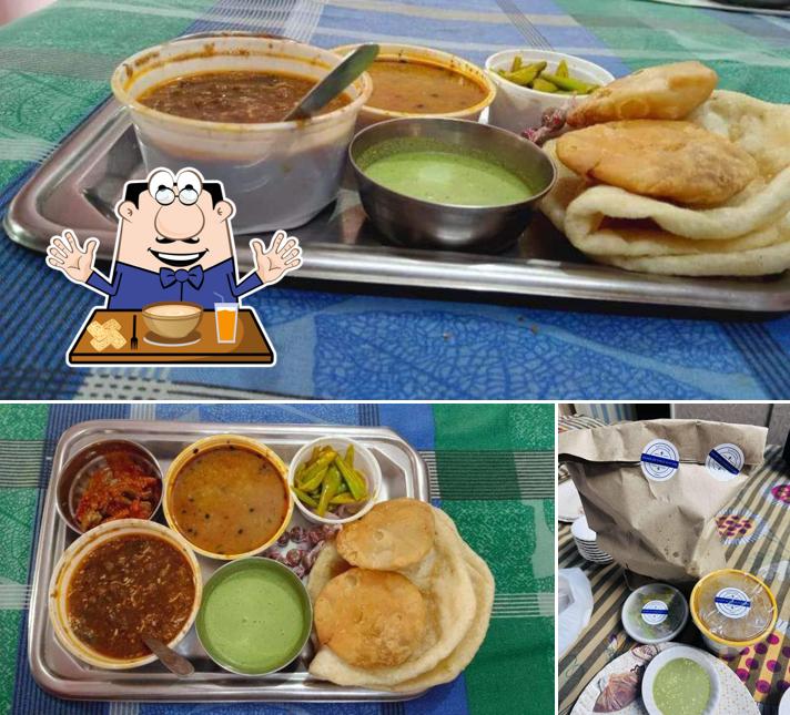Baabe De Chole Bhature is distinguished by food and beverage