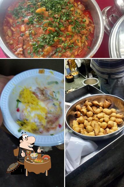 Food at Milan Samosa Center