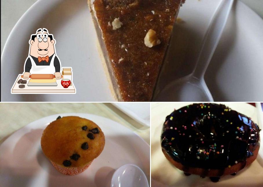 Red bubble cafe serves a number of desserts