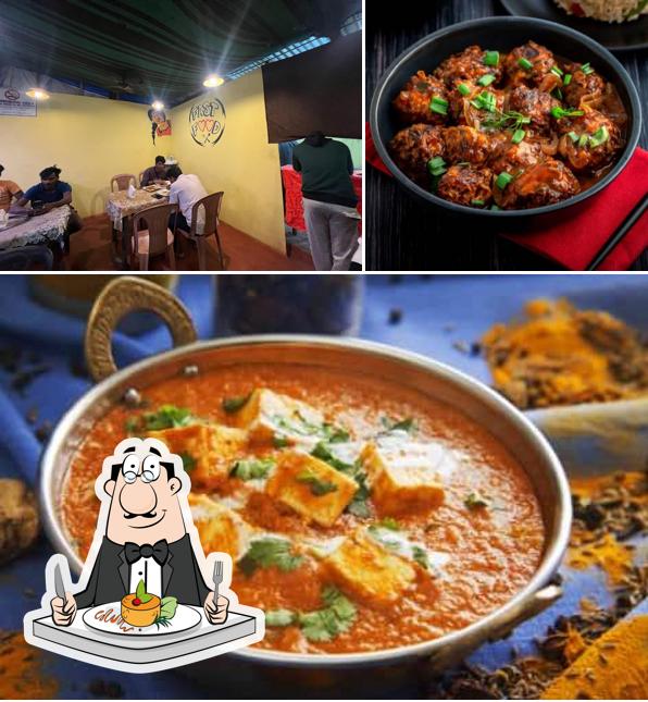 The picture of Little FastFood’s food and interior
