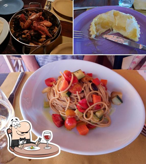 Cibo al Trattoria Mamma mia santa Lucia l’ ex titolare Gianni Cadoni attualmente ha aperto un Homerestaurant Cucina N7 La Caletta