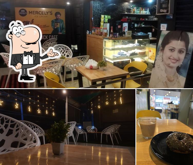 The image of K Shacks Café (CCD Café)’s interior and food