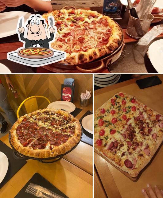 No Famiglia da Pizza - Ananindeua, você pode desfrutar de pizza