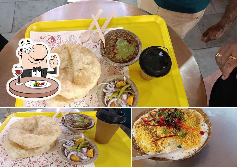 Food at OYE PAAJI