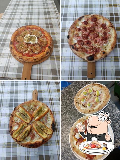Scegli tra le molte varianti di pizza