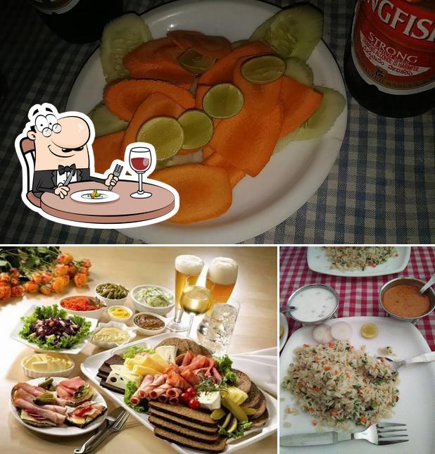 Food at Sri Good Day Restaurant and Bar