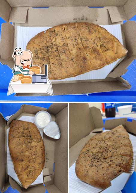 Garlic bread at Domino's Pizza Bhatinda
