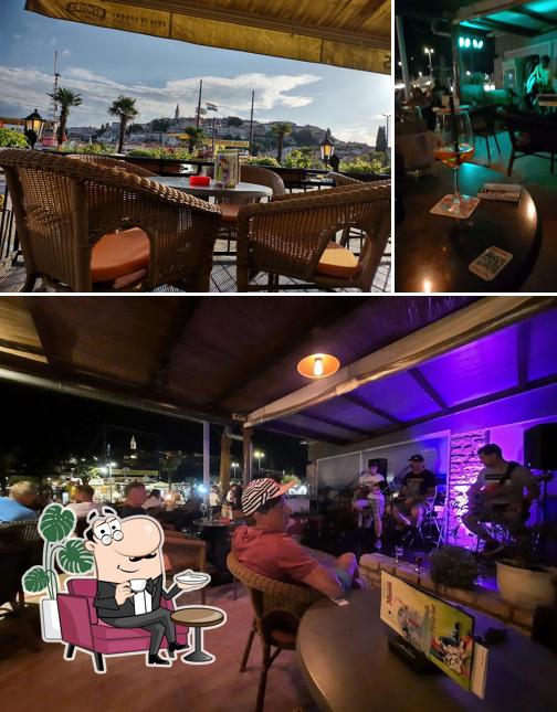 Gli interni di Caffe Bar Nieves