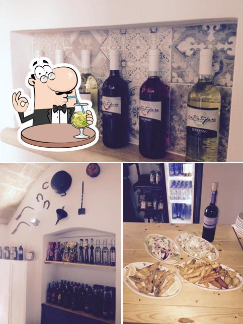 Goditi un drink dal menu