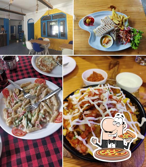 Order pizza at Shesh Besh Cafe