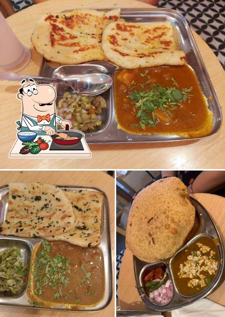 Chicken curry at Imlee The Chat Gali by Neeti Goel & Curly Tales