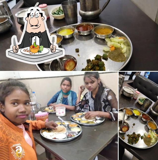 Food at Ram ram sa