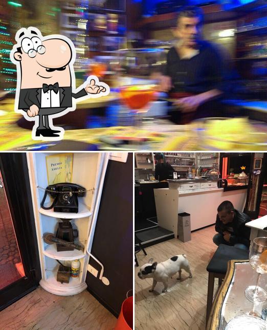 Questa è la foto che mostra la interni e bancone da bar di Caffè Galliano